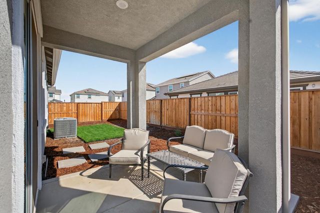 10196 N Solvita Way, Elk Grove, CA 95757