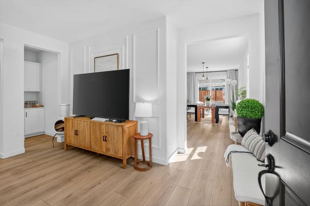 10196 N Solvita Way, Elk Grove, CA 95757