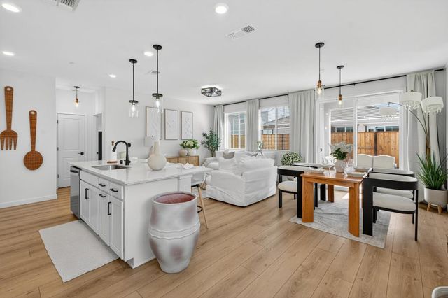 10196 N Solvita Way, Elk Grove, CA 95757