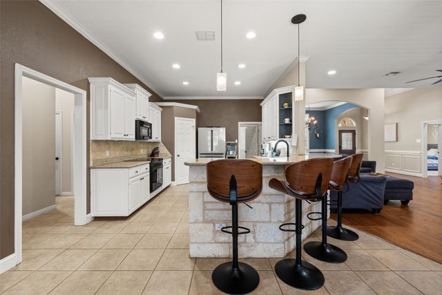 202 Daybreak Way, Waco, TX 76657