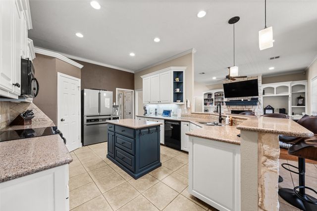 202 Daybreak Way, Waco, TX 76657