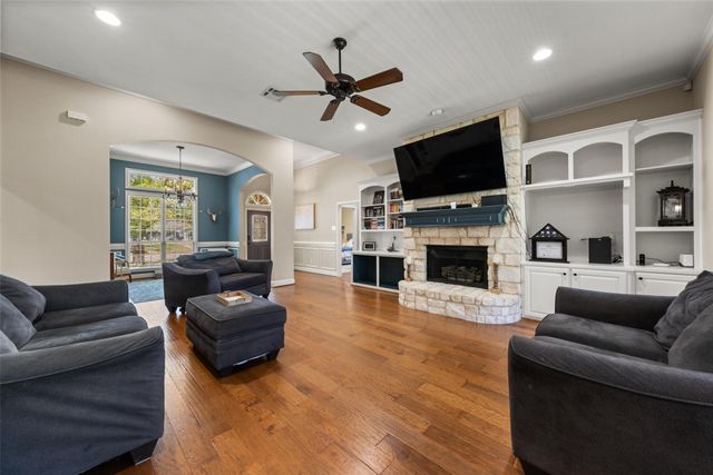 202 Daybreak Way, Waco, TX 76657