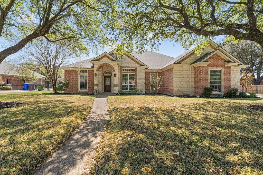 202 Daybreak Way, Waco, TX 76657