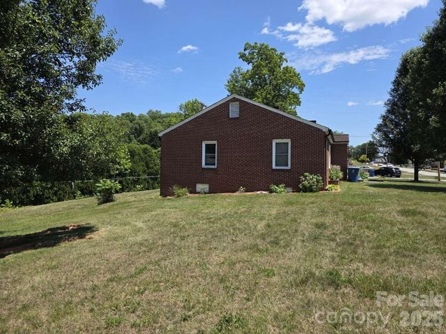 744 Pleasant Hill Road, Lenoir, NC 28645