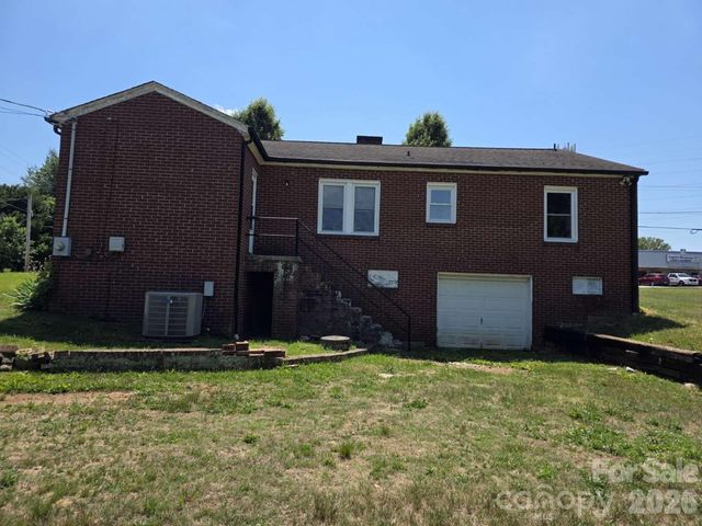 744 Pleasant Hill Road, Lenoir, NC 28645
