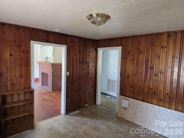 744 Pleasant Hill Road, Lenoir, NC 28645