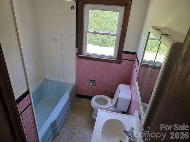744 Pleasant Hill Road, Lenoir, NC 28645