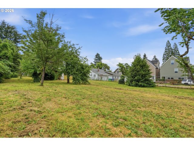 2121 Se 89TH Ave, Portland, OR 97216