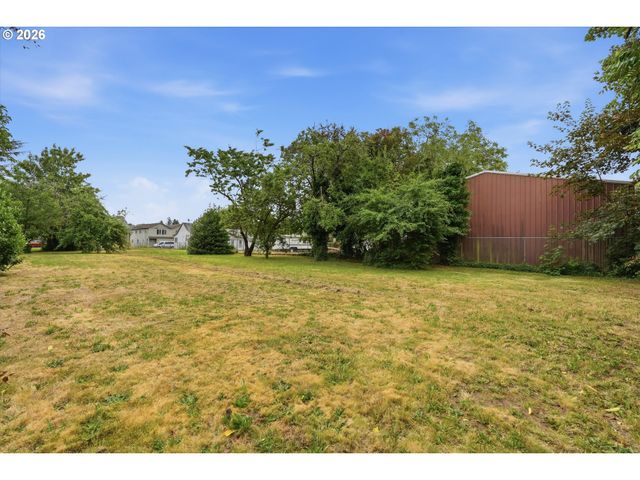 2121 Se 89TH Ave, Portland, OR 97216