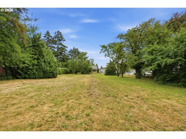 2121 Se 89TH Ave, Portland, OR 97216
