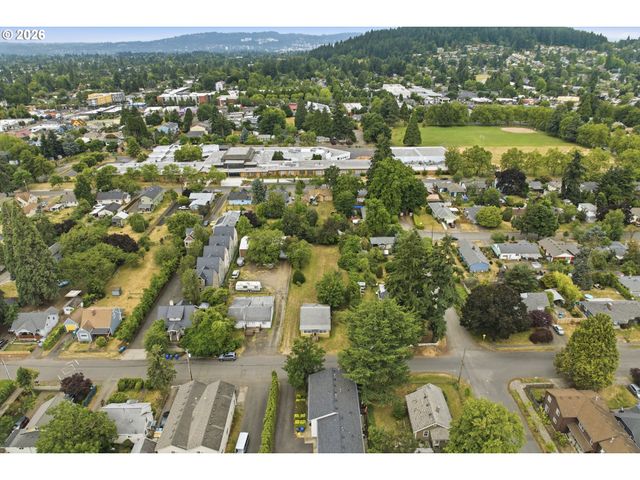 2121 Se 89TH Ave, Portland, OR 97216