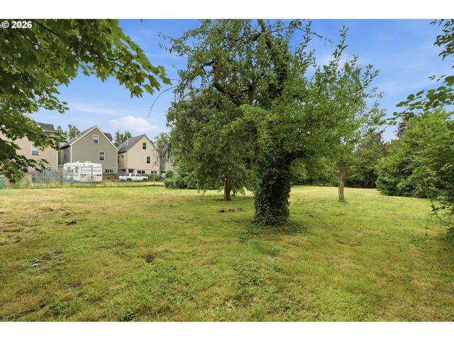2121 Se 89TH Ave, Portland, OR 97216