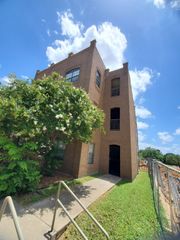 303 W Hickory Street 3, Denton, TX 76201
