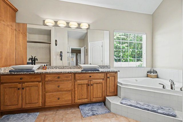 68995 Eagle Cove Court, Ontwa Twp, MI 49112