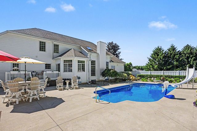 68995 Eagle Cove Court, Ontwa Twp, MI 49112