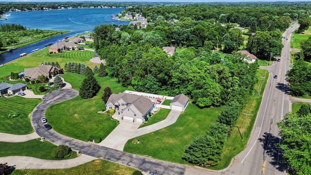 68995 Eagle Cove Court, Ontwa Twp, MI 49112