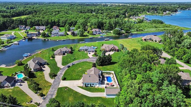 68995 Eagle Cove Court, Ontwa Twp, MI 49112