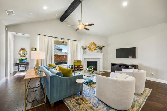 1136 Broadmoor Way, Roanoke, TX 76262