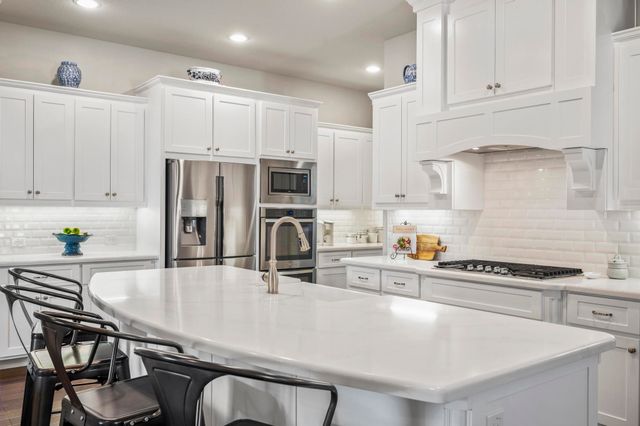 1136 Broadmoor Way, Roanoke, TX 76262