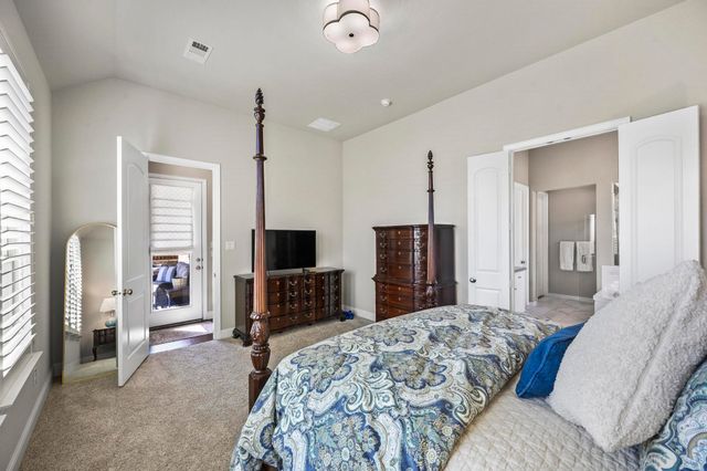 1136 Broadmoor Way, Roanoke, TX 76262