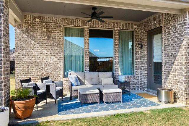 1136 Broadmoor Way, Roanoke, TX 76262