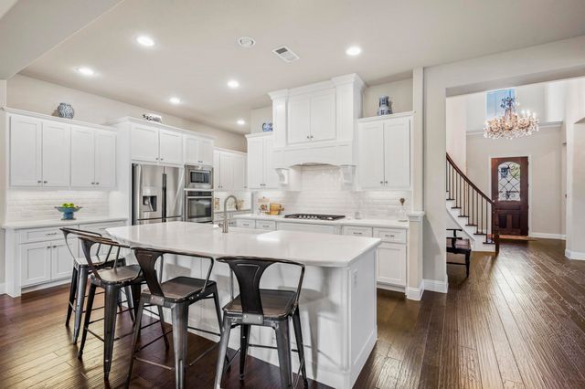 1136 Broadmoor Way, Roanoke, TX 76262