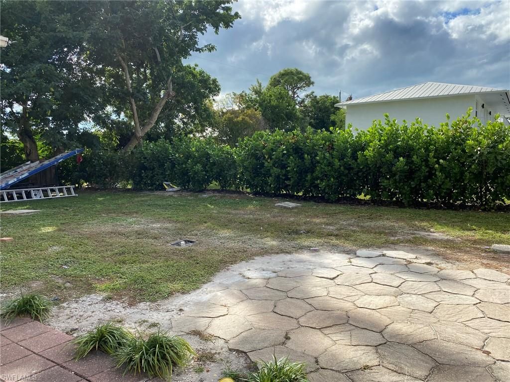 2084 Monroe AVE, NAPLES, FL 34112 — photo 4