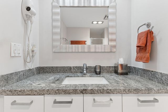 555 SE 6th Avenue 3d, Delray Beach, FL 33483