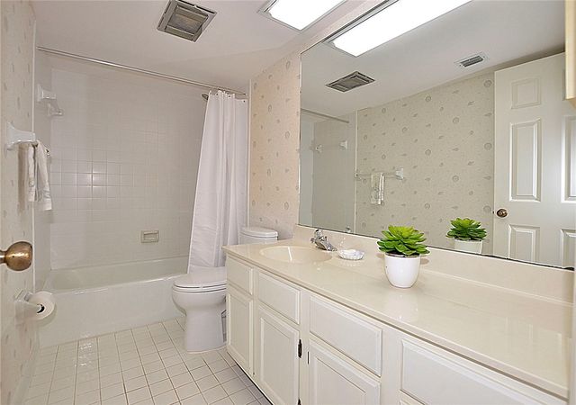 1616 Ocean Drive 305, Vero Beach, FL 32963