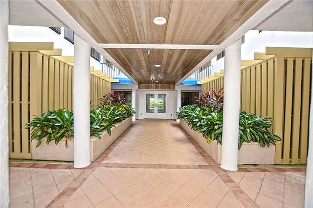 1616 Ocean Drive 305, Vero Beach, FL 32963