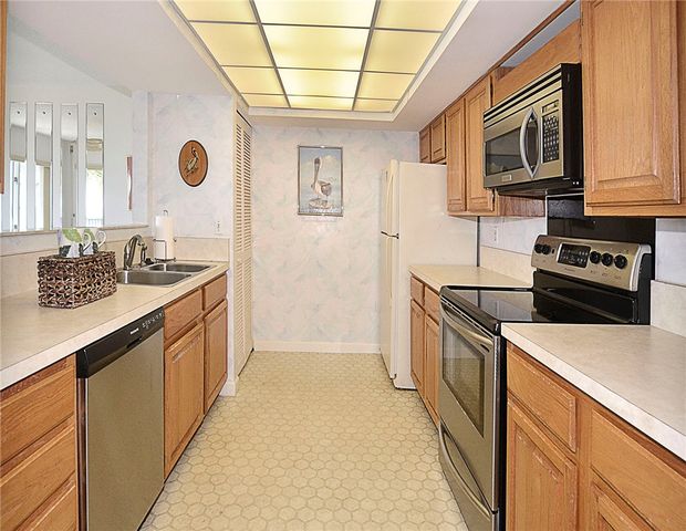 1616 Ocean Drive 305, Vero Beach, FL 32963
