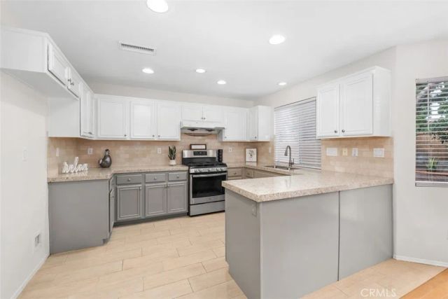 50 Linhaven, Irvine, CA 92602