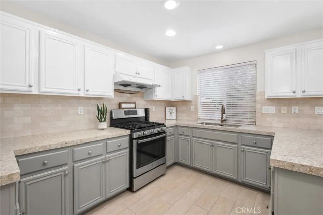 50 Linhaven, Irvine, CA 92602