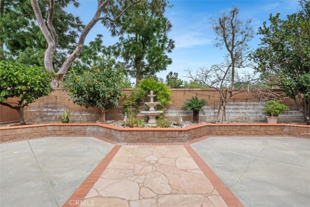 50 Linhaven, Irvine, CA 92602