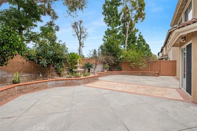 50 Linhaven, Irvine, CA 92602