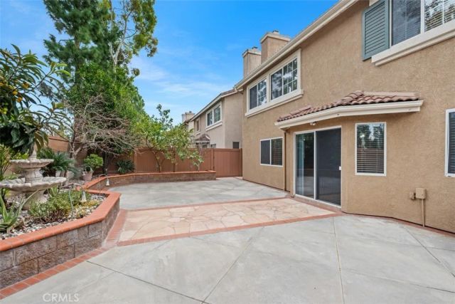 50 Linhaven, Irvine, CA 92602