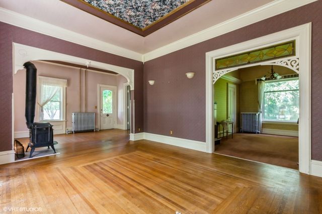 100 E Miller Avenue, Hinckley, IL 60520