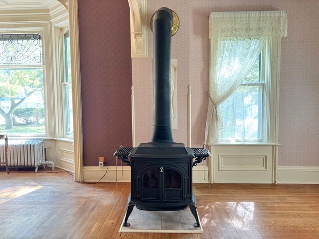 100 E Miller Avenue, Hinckley, IL 60520