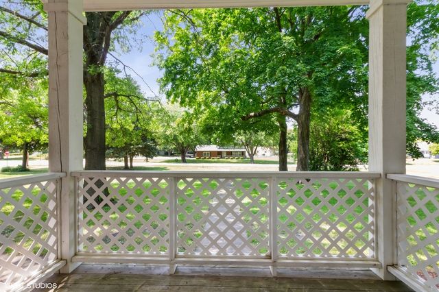 100 E Miller Avenue, Hinckley, IL 60520