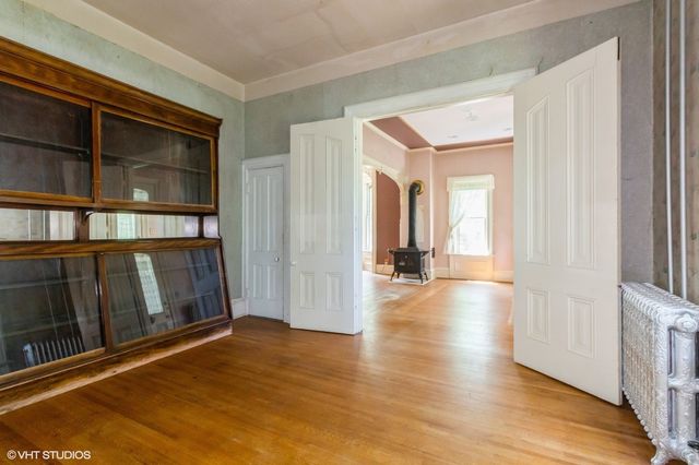 100 E Miller Avenue, Hinckley, IL 60520