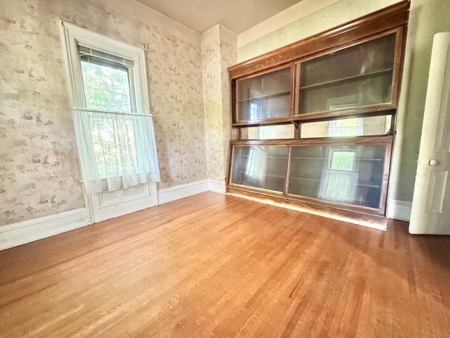 100 E Miller Avenue, Hinckley, IL 60520