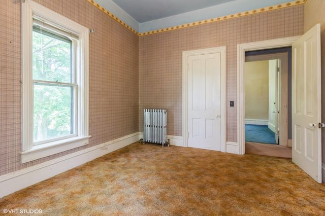 100 E Miller Avenue, Hinckley, IL 60520