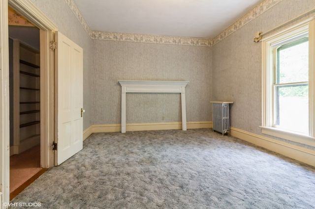 100 E Miller Avenue, Hinckley, IL 60520