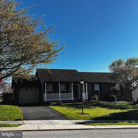 3 REGAL DR, Hanover, PA 17331