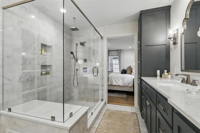 208 Rockwood Park Drive, Fort Worth, TX 76107