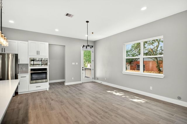 4517 Larch Lane, Bellaire, TX 77401