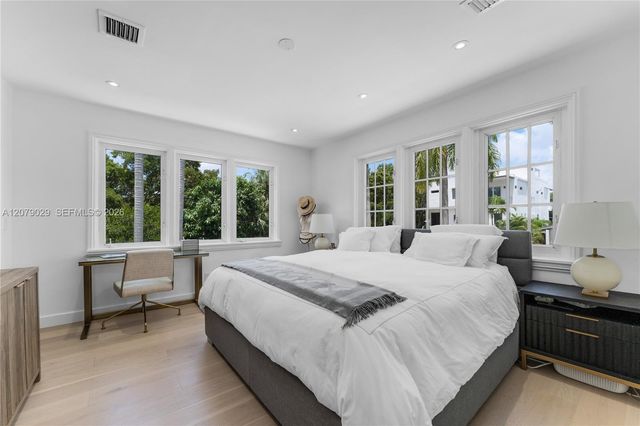 1826 Fairhaven Place, Miami, FL 33133