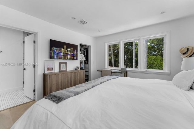 1826 Fairhaven Place, Miami, FL 33133