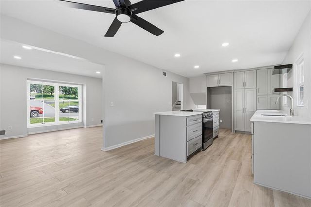 10200 Nall Avenue, Overland Park, KS 66207