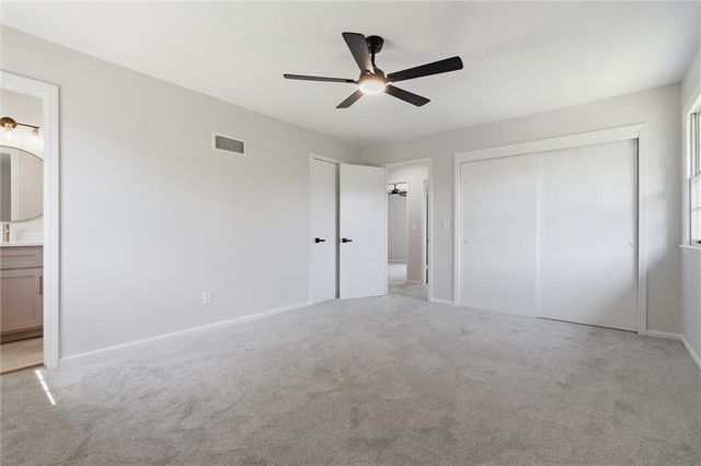 10200 Nall Avenue, Overland Park, KS 66207